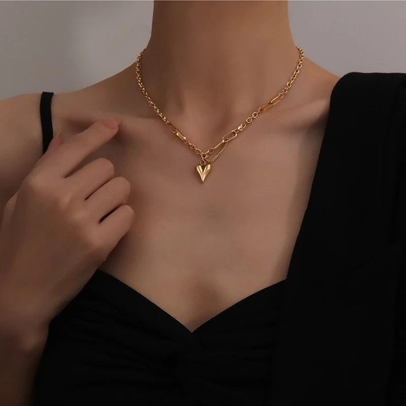 Amour Necklace