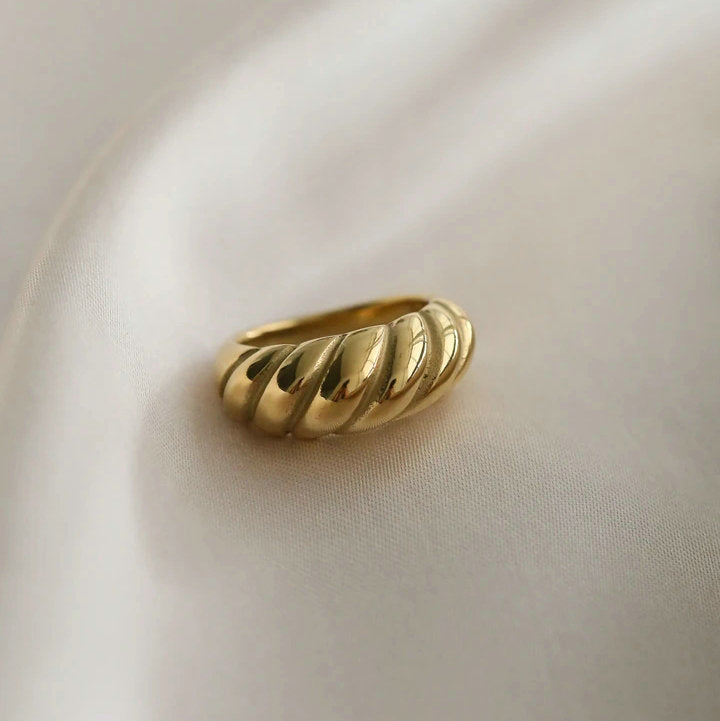 Cleo Ring